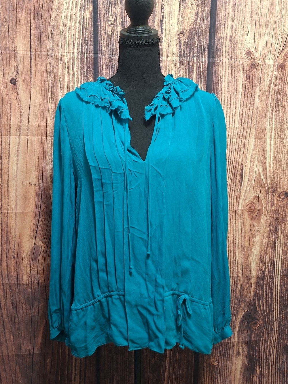BCBGMaxAzria Teal Ruffle-Trim V-Neck Pintuck Blouse Size Medium!